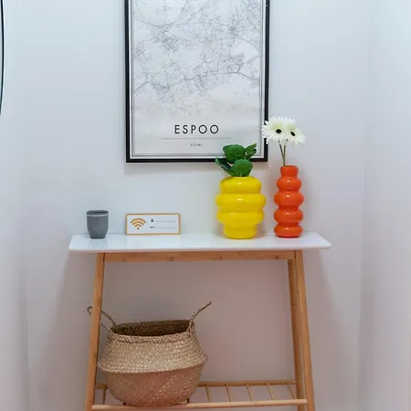 펜션 Large Renovated Townhouse With Sauna And Patio