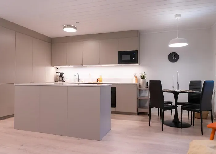 Large Renovated Townhouse With Sauna And Patio Εσπού