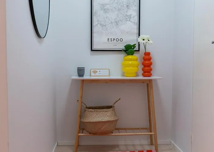 Large Renovated Townhouse With Sauna And Patio * Εσπού