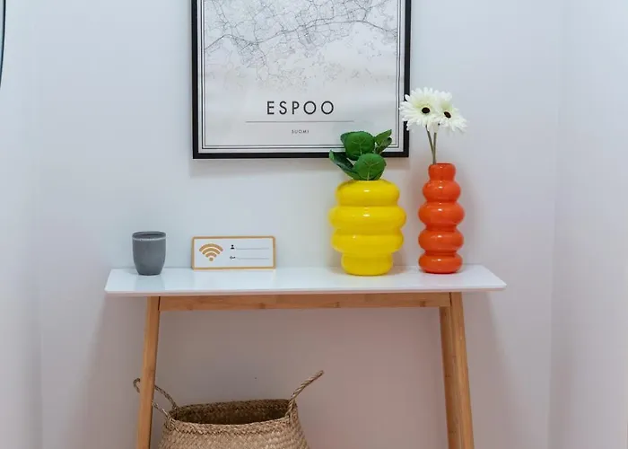 Σπίτι διακοπών Large Renovated Townhouse With Sauna And Patio